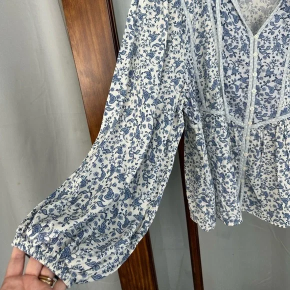 OLD NAVY Top Womens L Peasant Floral Blouse Button Up Balloon Sleeve Blue White - Picture 2 of 7